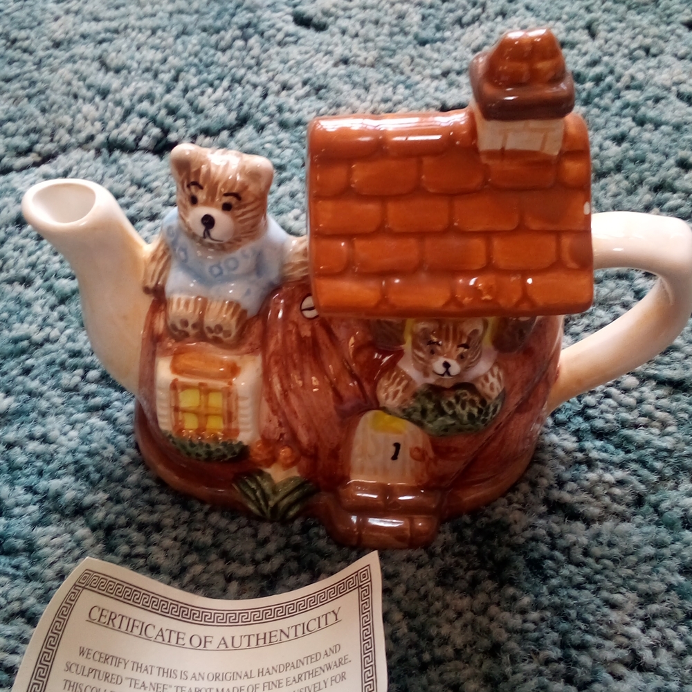 Tea-nee Teapot